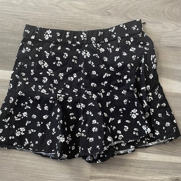 ZARA ruffle floral skort - Picture 3 of 6